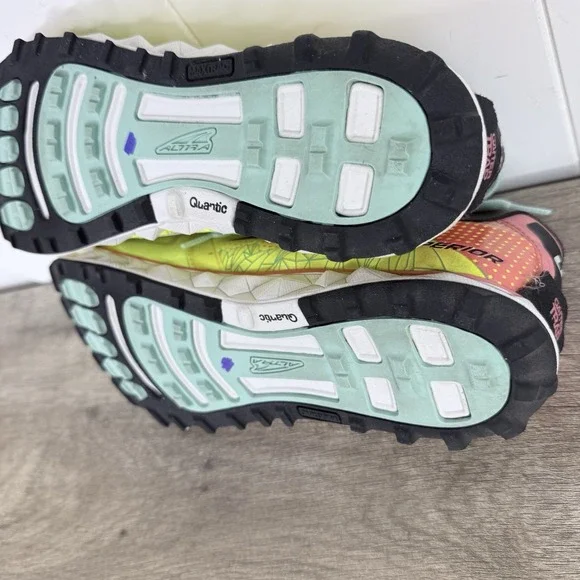 Altra Superior 4 Women's 10 Foot Shape Trail Running Shoes Neon Yellow - Picture 10 of 12